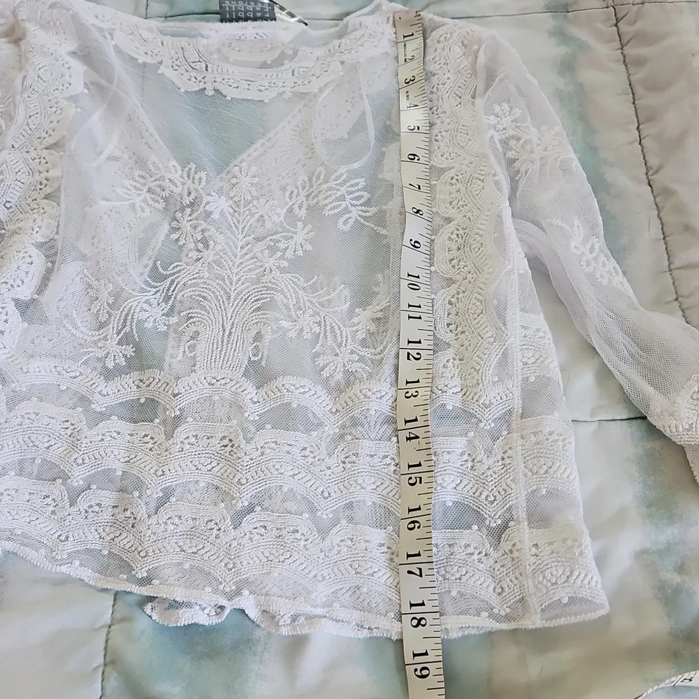 NWT Rabbit Rabbit Rabbit Design Sheer Lace Shrug Top Size M - Picture 7 of 13